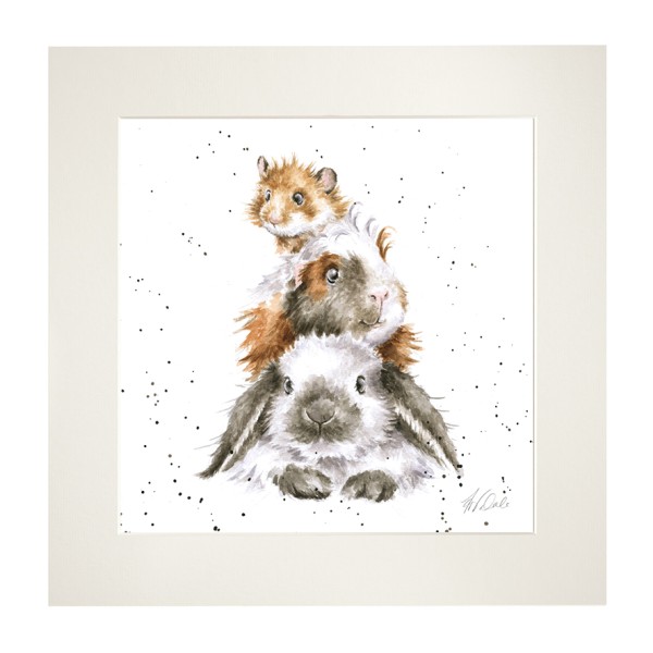 Wrendale Mounted Prints MP167 "Piggy in the Middle" - Hamster, Mehrschwein, Kaninchen