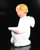 Vorschau: Singer Engel Sonja kniend mit Buch (281000) 20 cm Vorschau: Singer Engel Sonja kniend mit Buch (281000) 20 cm