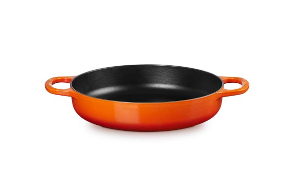 Le Creuset Gusseisen - Signature 20331280900422 Servierpfanne mit zwei Griffen 28cm 3,2L - Ofenrot