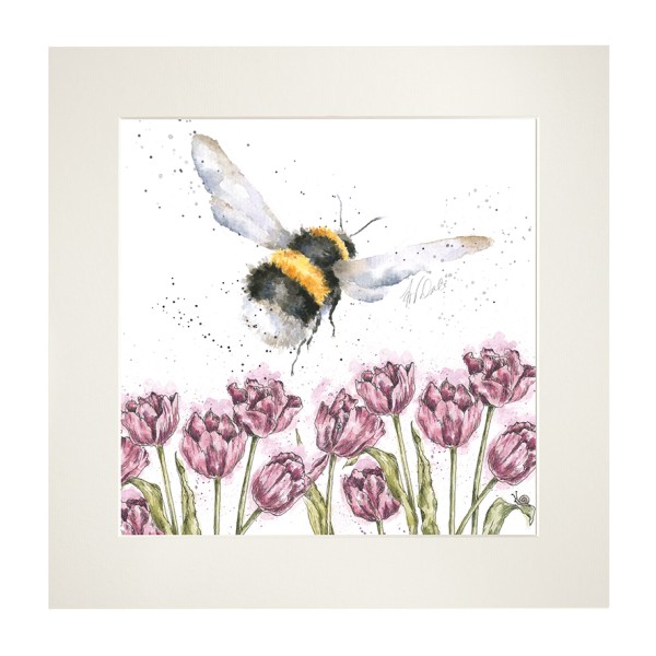 Wrendale Mounted Prints MP121 "Flight of the Bumblebee" - Hummel